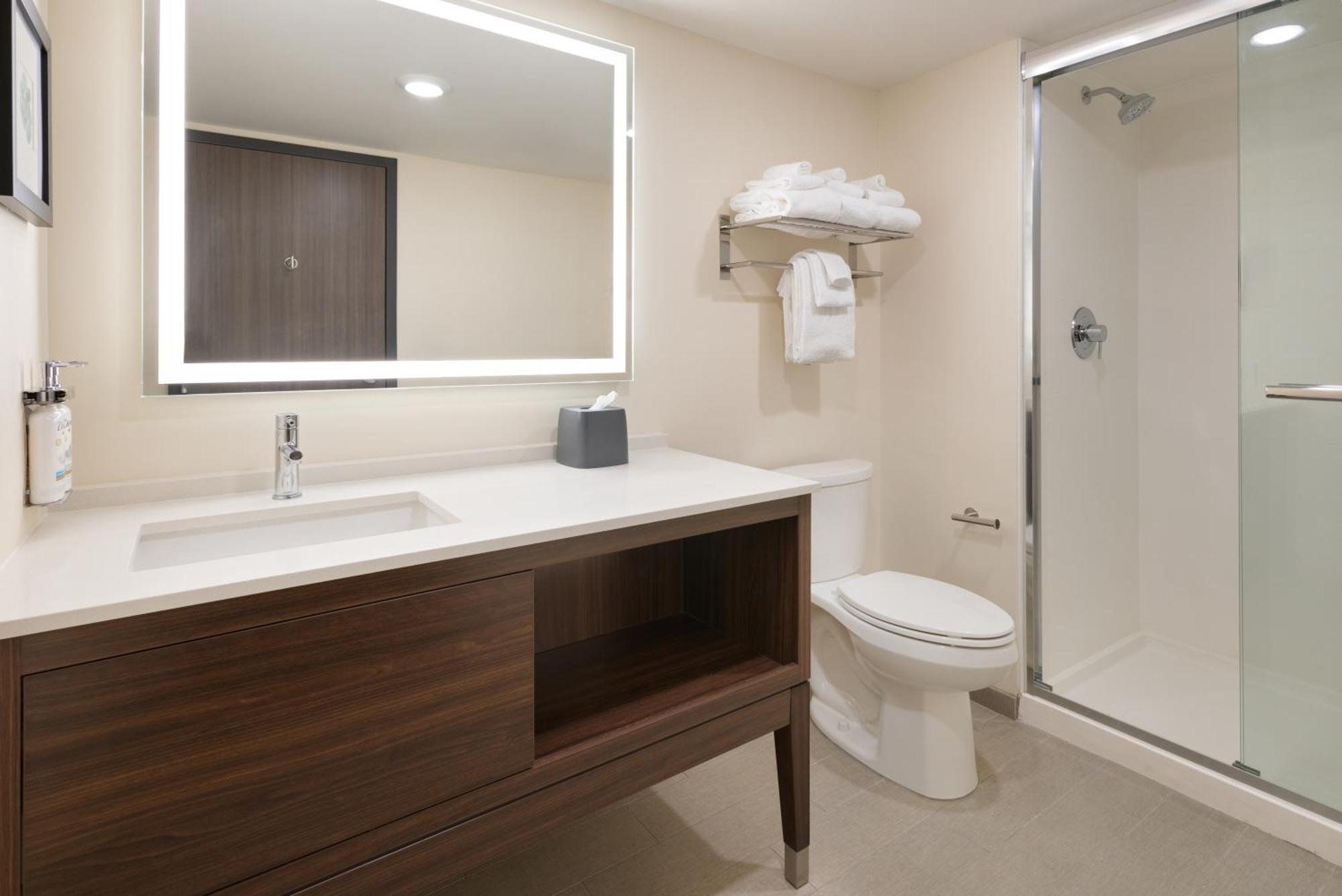Holiday Inn & Suites Richmond West End, An Ihg Hotel Eksteriør billede