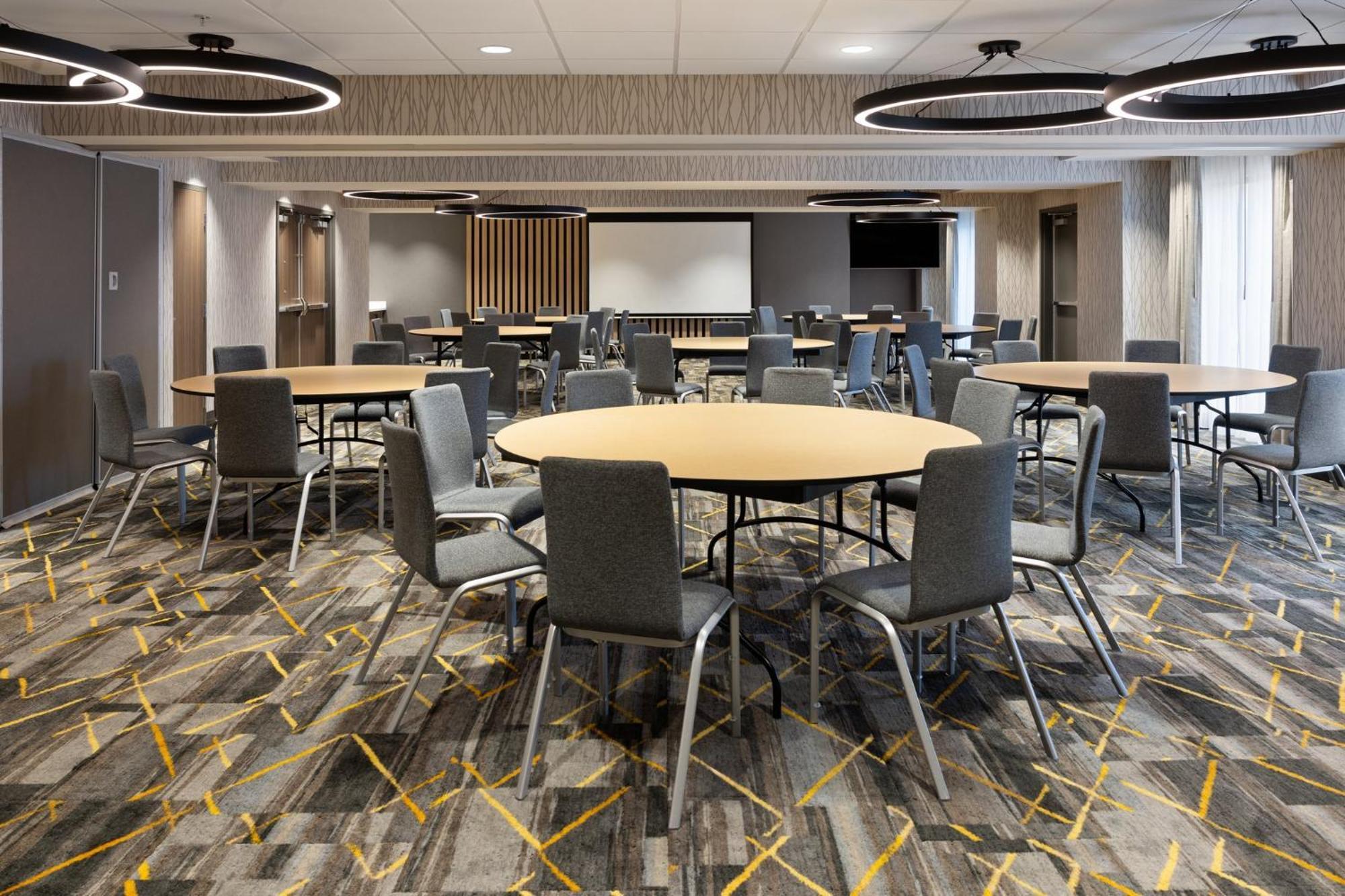 Holiday Inn & Suites Richmond West End, An Ihg Hotel Eksteriør billede