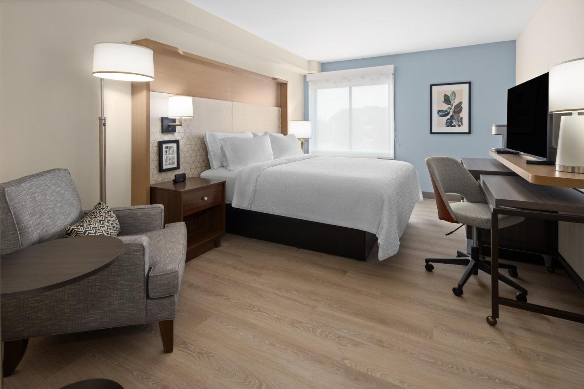 Holiday Inn & Suites Richmond West End, An Ihg Hotel Eksteriør billede