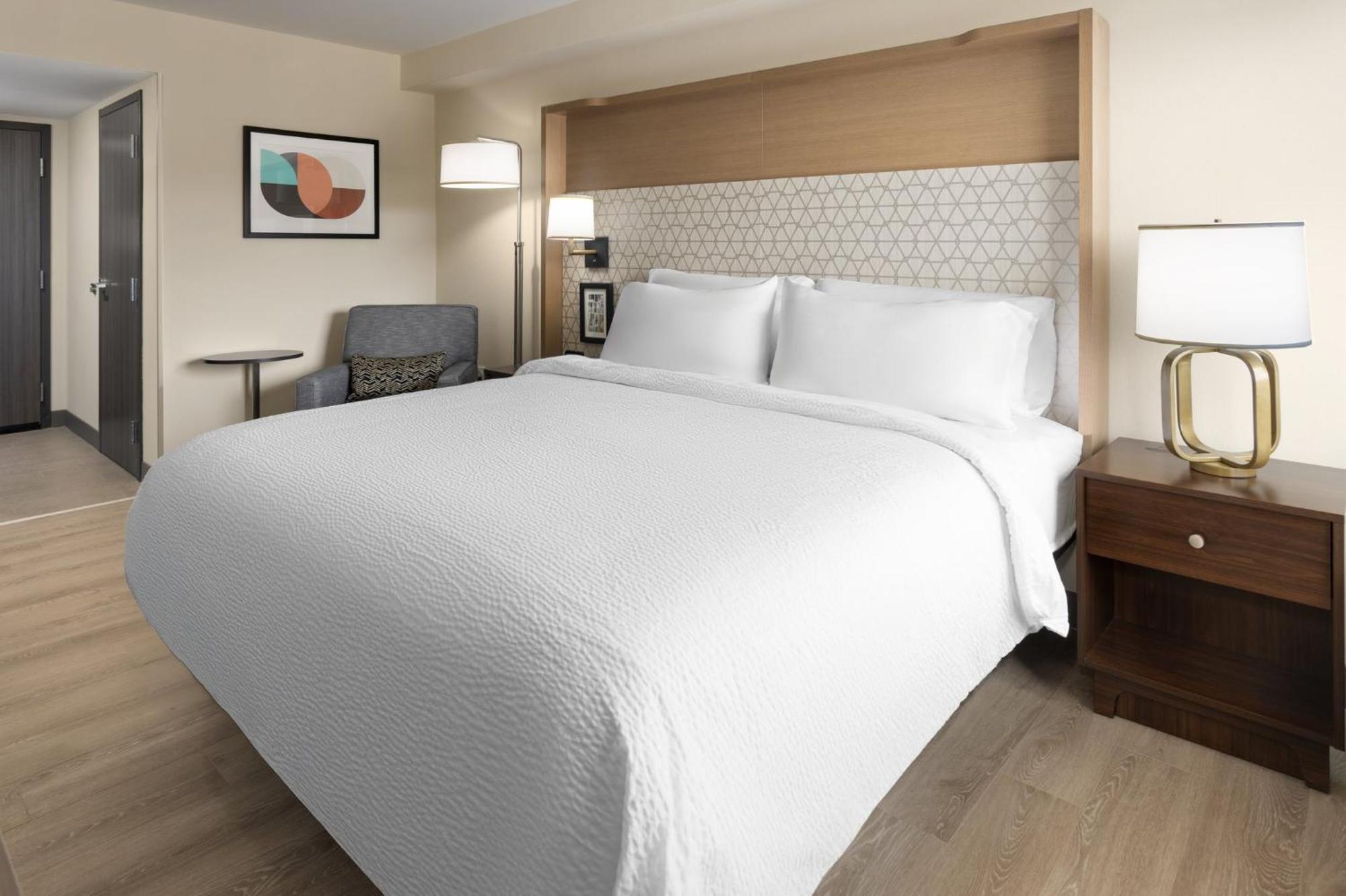 Holiday Inn & Suites Richmond West End, An Ihg Hotel Eksteriør billede